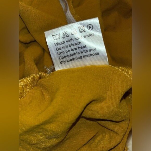 Belongs Strapless Ruffled Romper - Picture 9 of 12